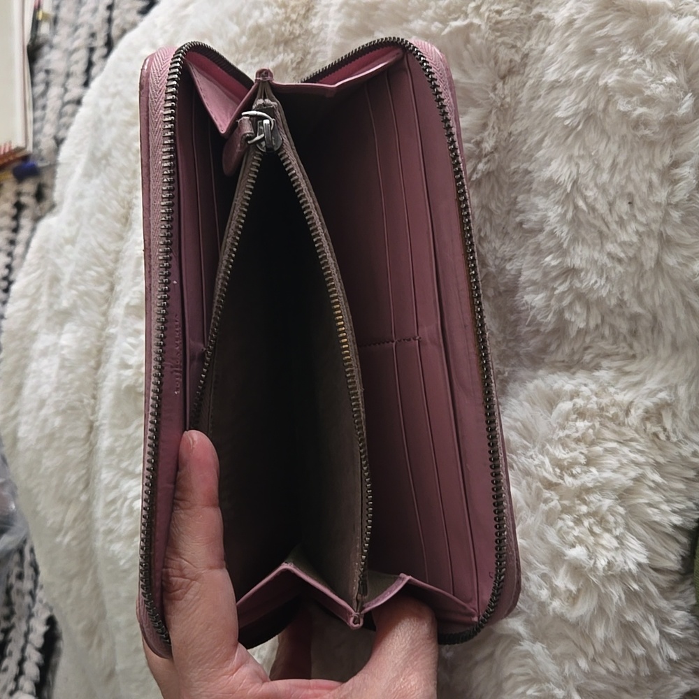 Bottega Venta Preloved wallet great condition inside & out, mauve. - Picture 5 of 14